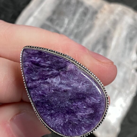 Charoite Antique Styled Ring Size 9 and a Half - Picture 4 of 7